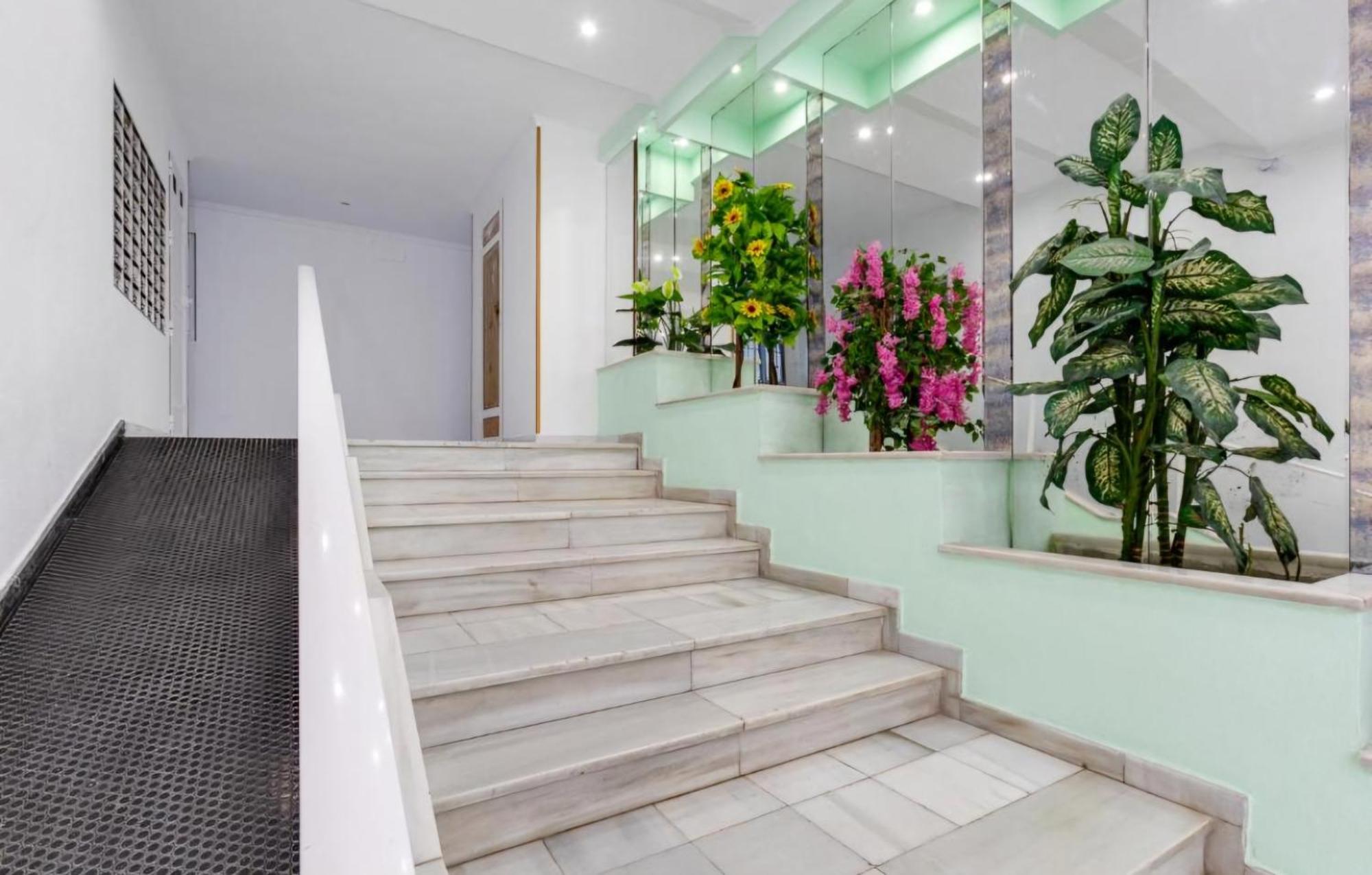 Solymar Apartment *
